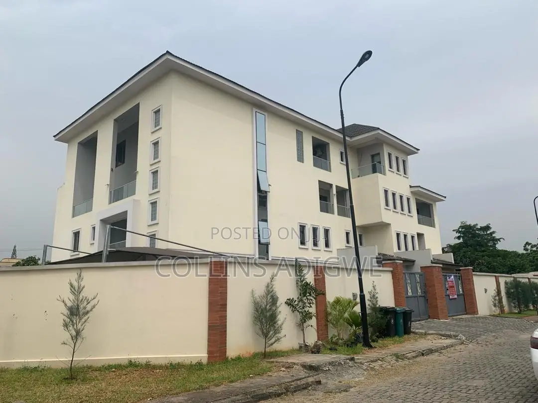 3bdrm Apartment in Abacha Estate Ikoyi for rent