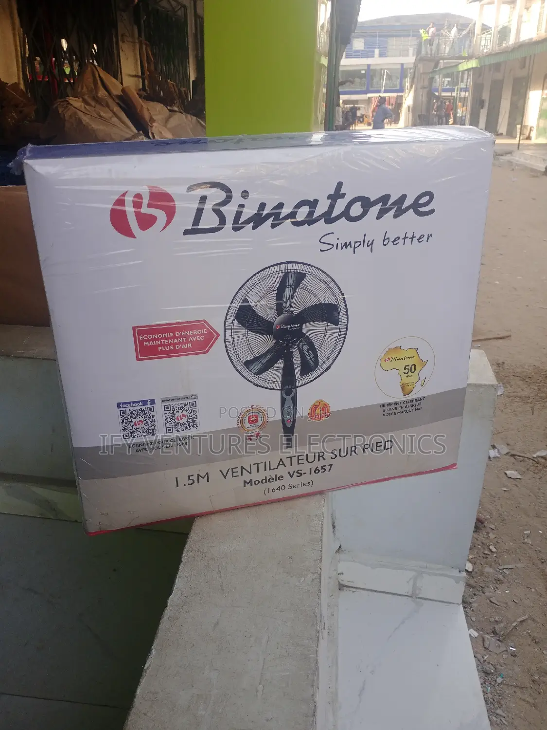 16" Binatone Floor Fan With 5 Blades and Adjustable Height