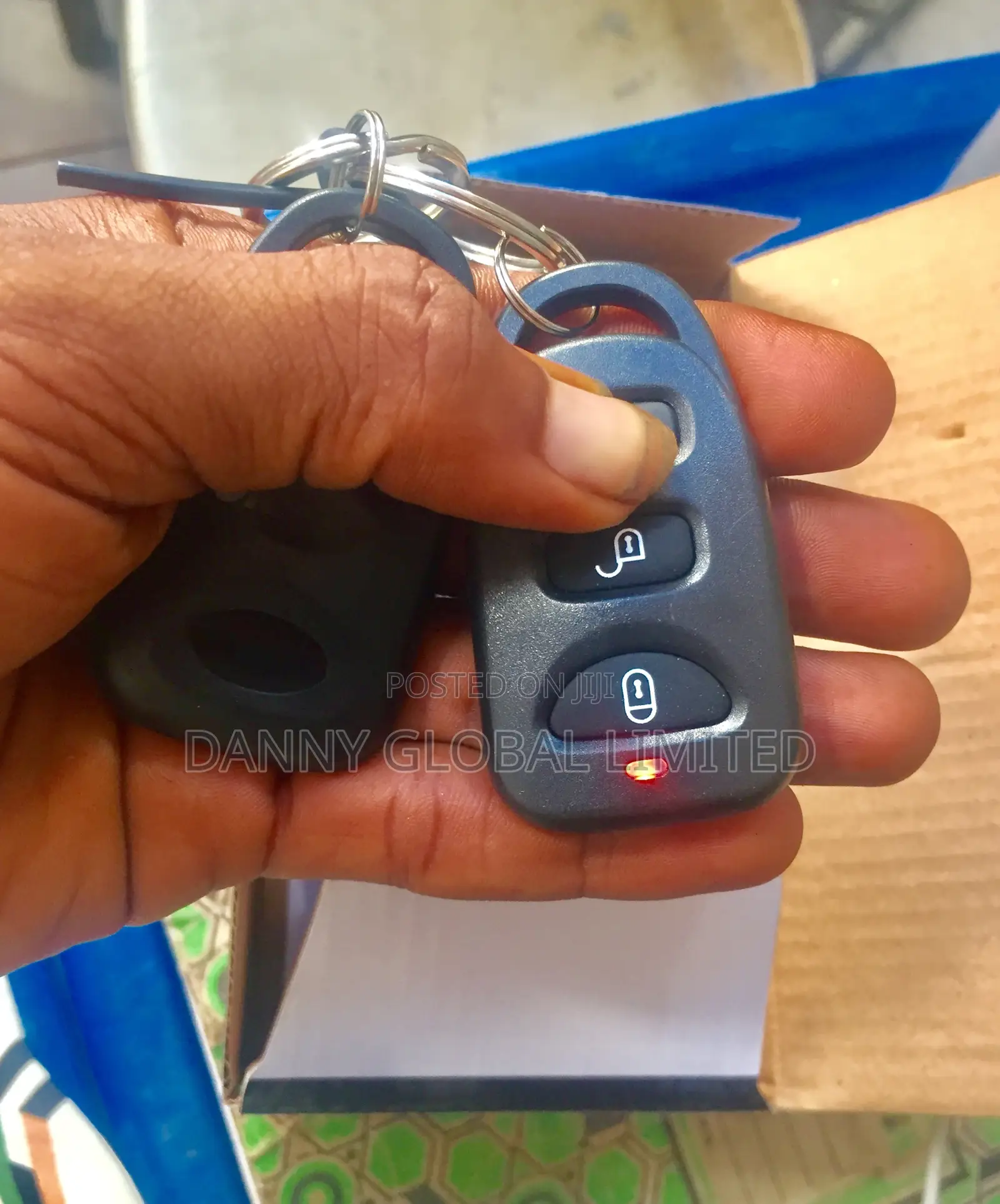 Brand New Universal Car Remote ( Open and Lock ) 