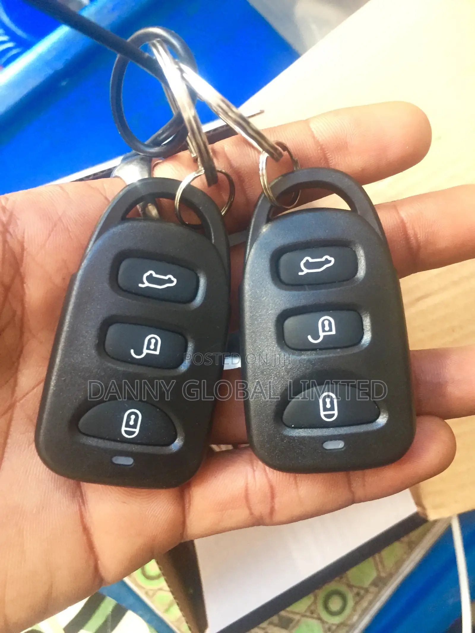 Brand New Universal Car Remote ( Open and Lock ) 
