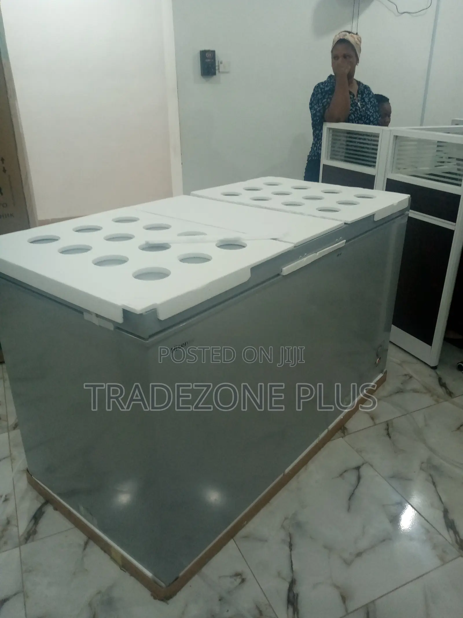 Single Door Hisense 420L Chest Freezer