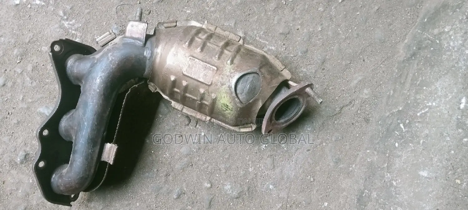 Direct Engine Catalyst Toyota Highlander 012 or Lexus 350