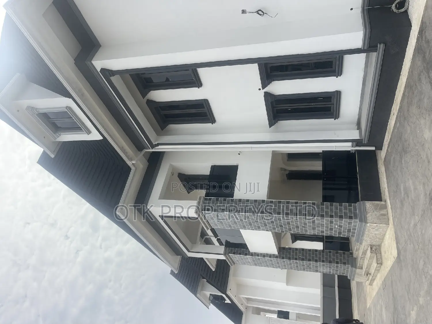 8bdrm Duplex in Efab Metropolis, Gwarinpa for sale