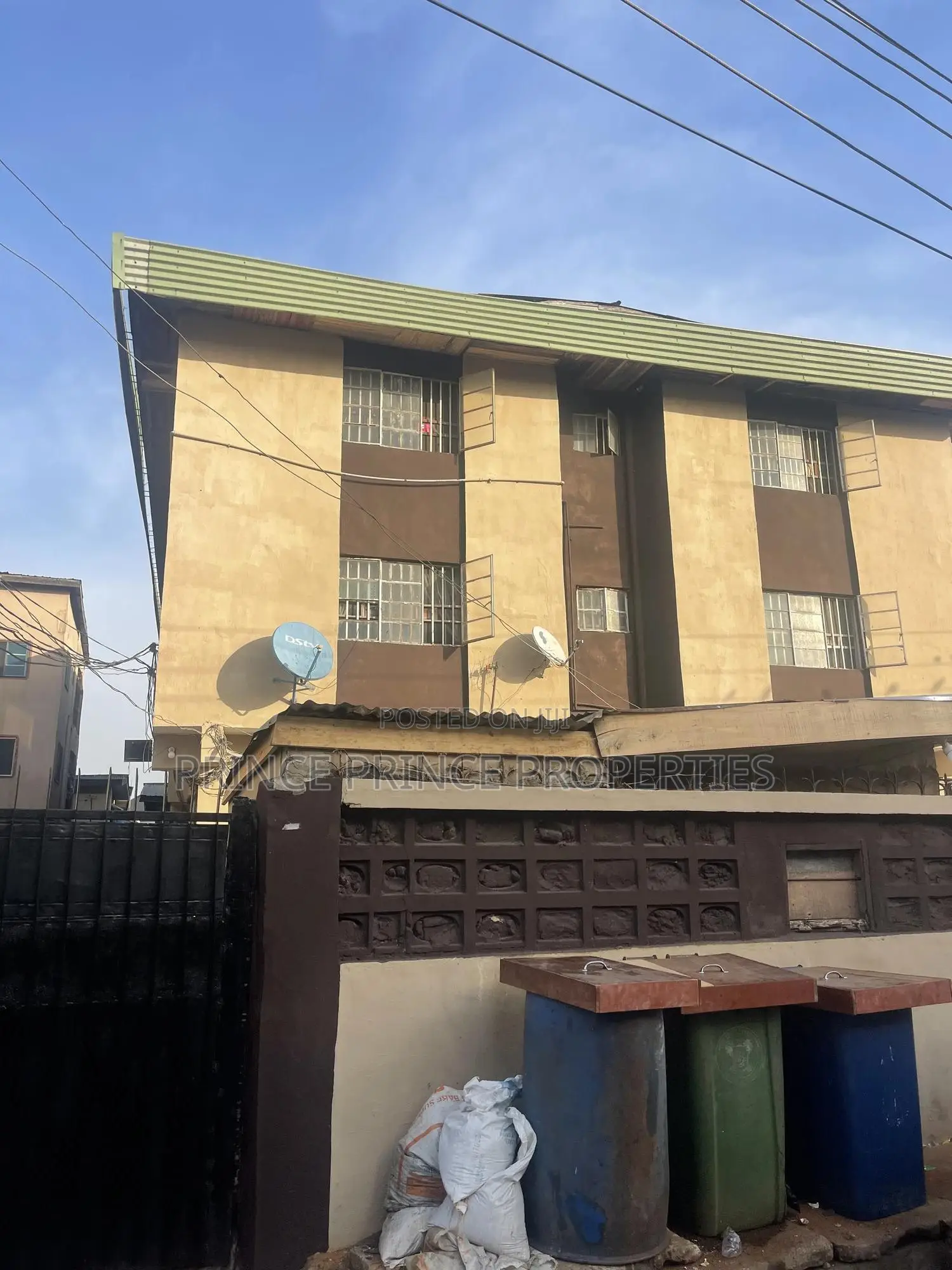 3bdrm Block of Flats in Surulere for sale
