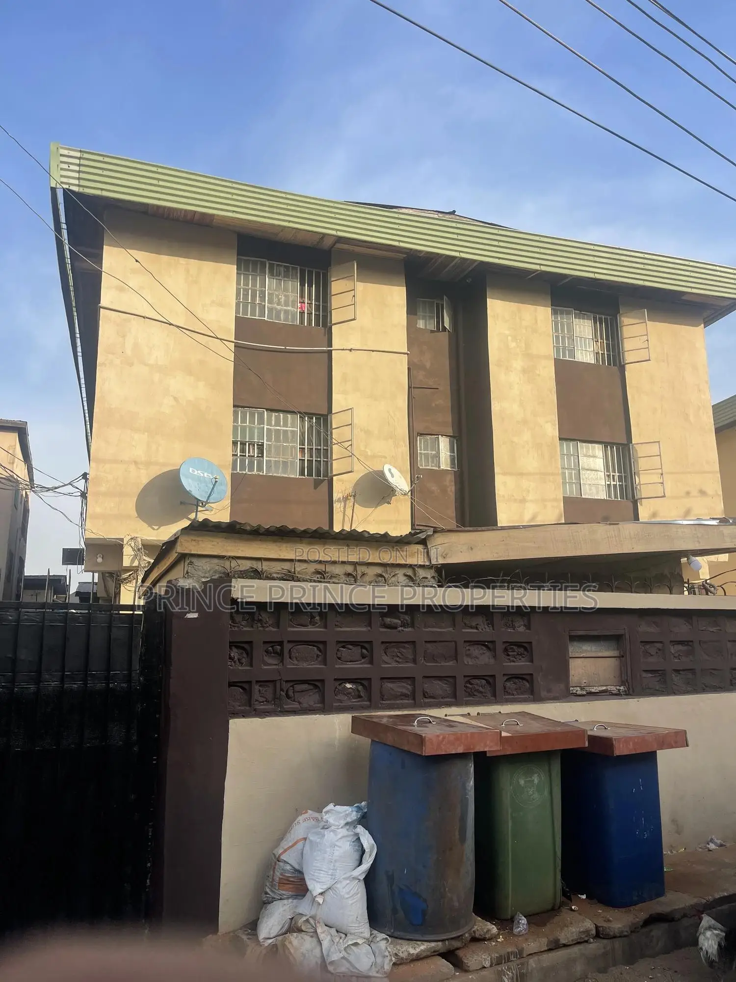 3bdrm Block of Flats in Surulere for sale