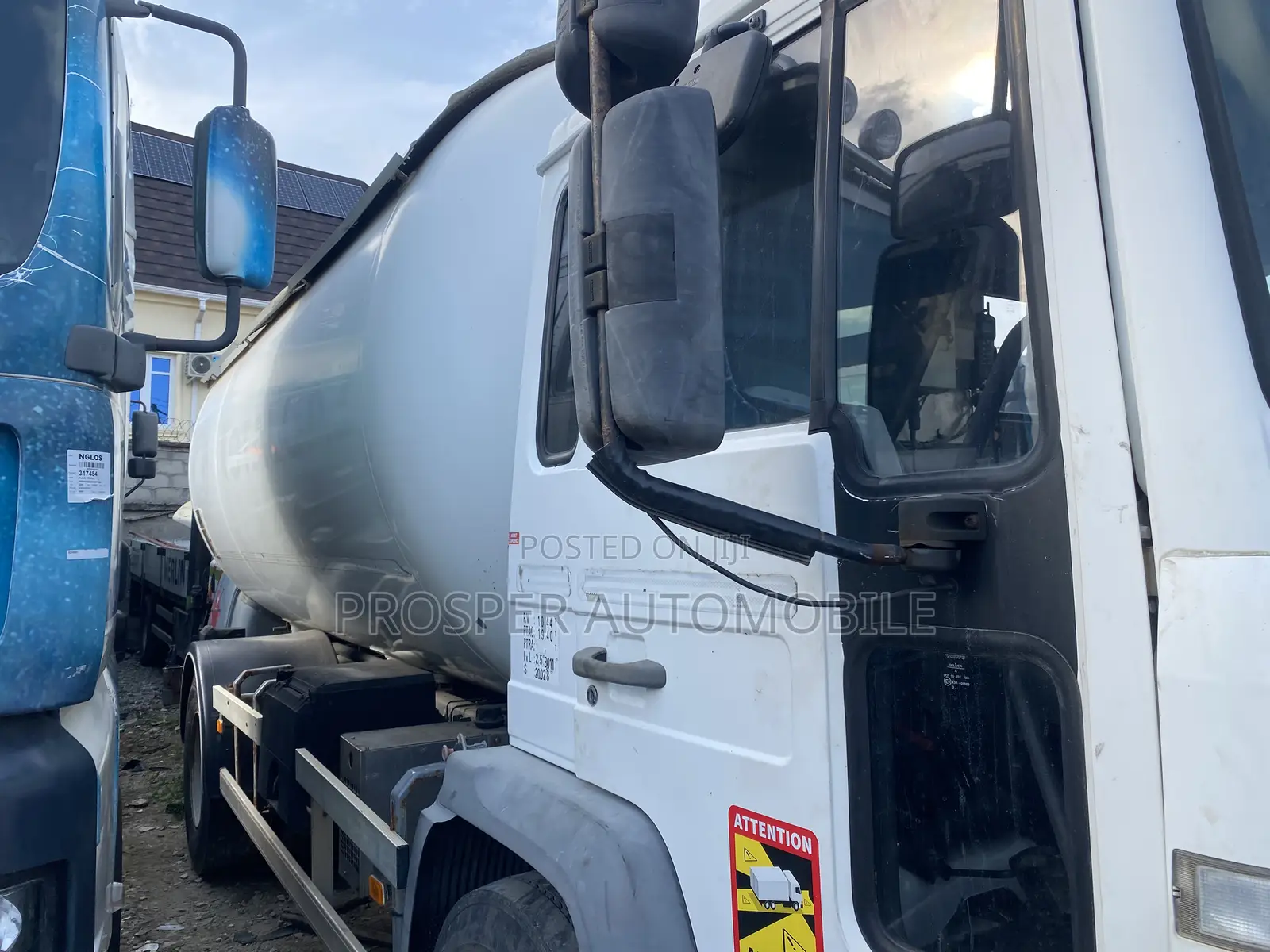 Volvo Gas Tank Truck