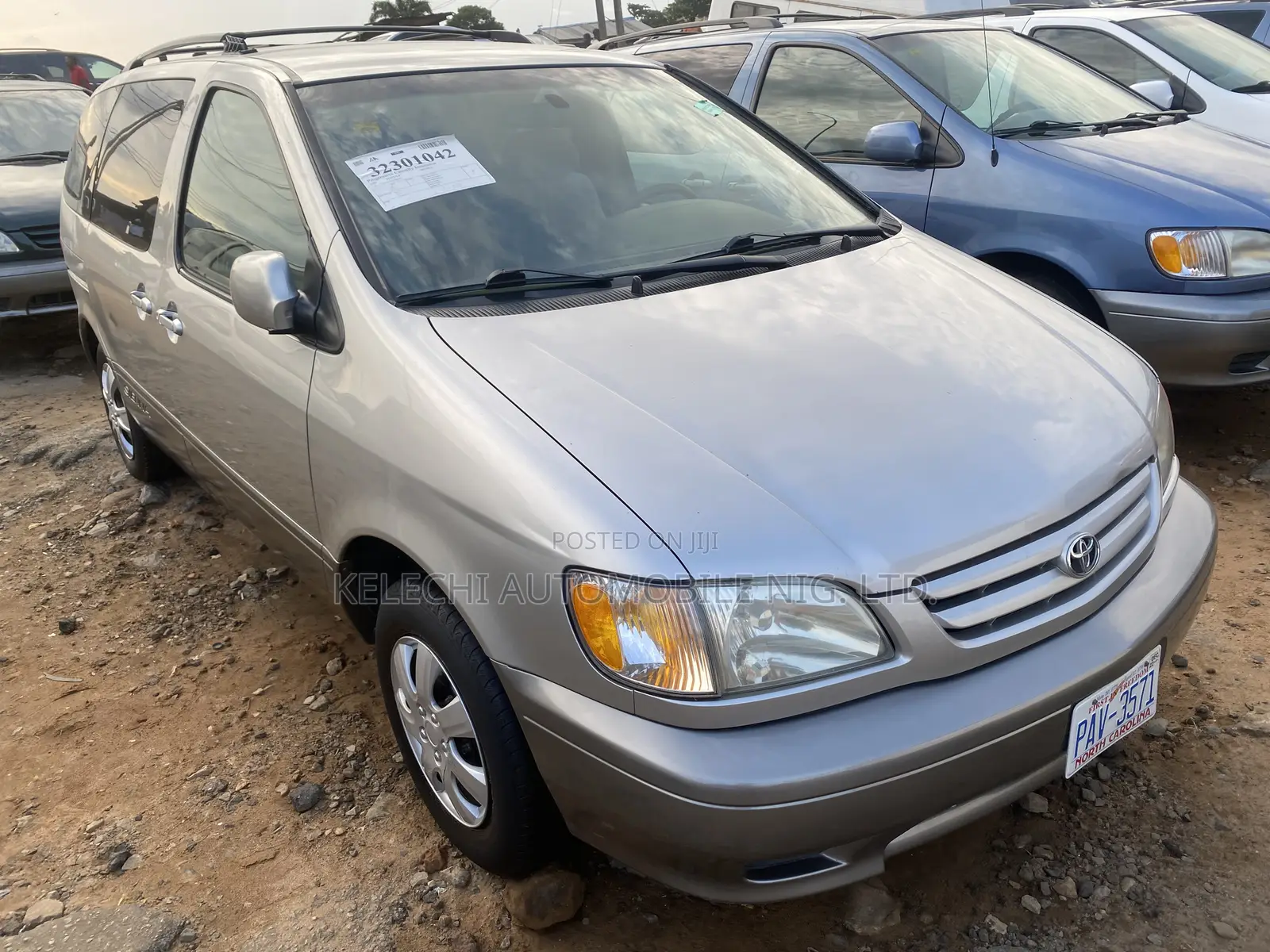 Toyota Sienna LE 2002 Gray