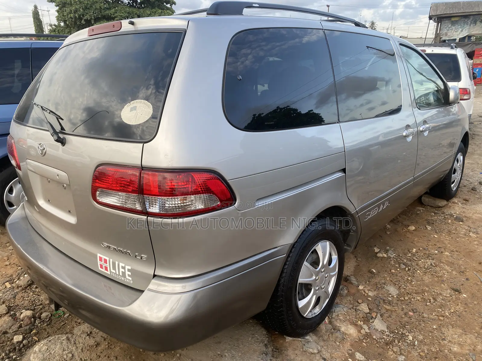 Toyota Sienna LE 2002 Gray