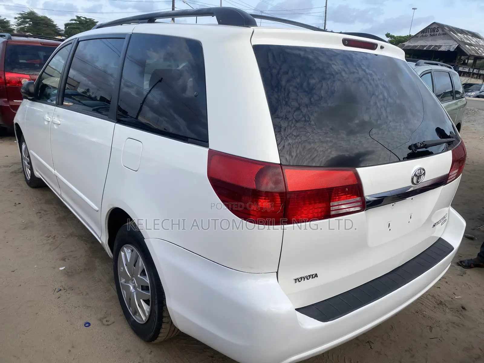 Toyota Sienna XLE AWD 2005 White