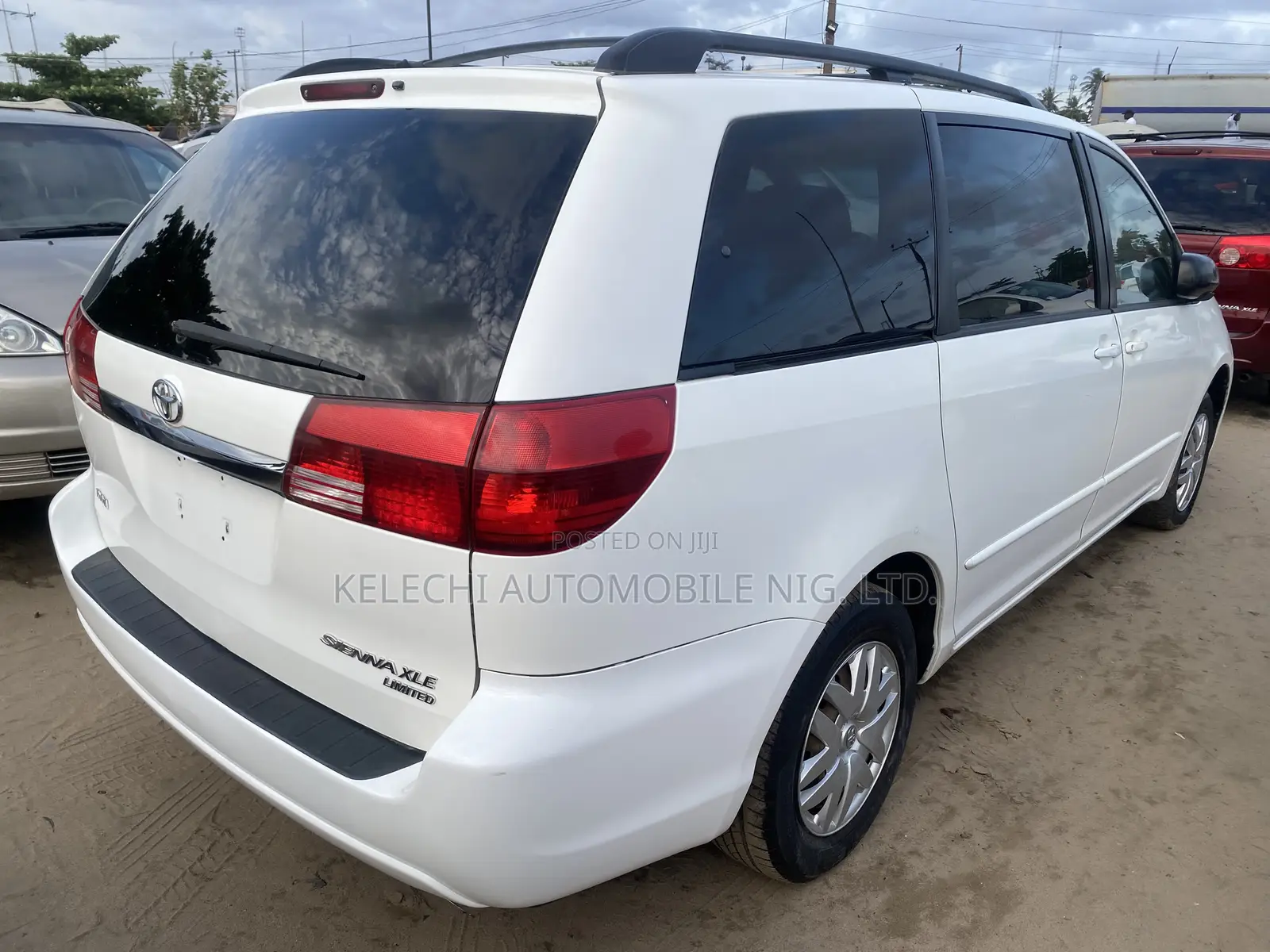Toyota Sienna XLE AWD 2005 White