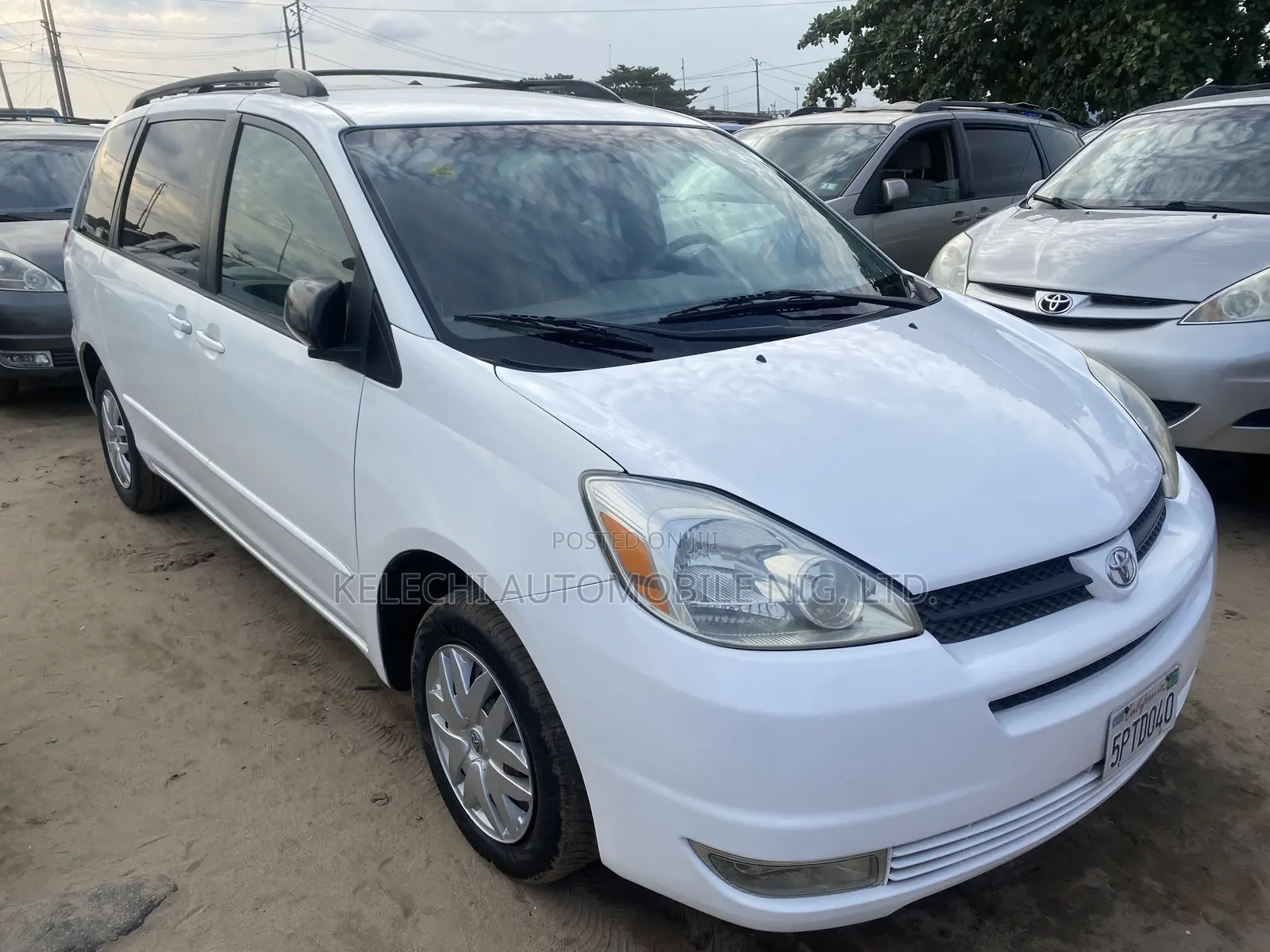 Toyota Sienna XLE AWD 2005 White