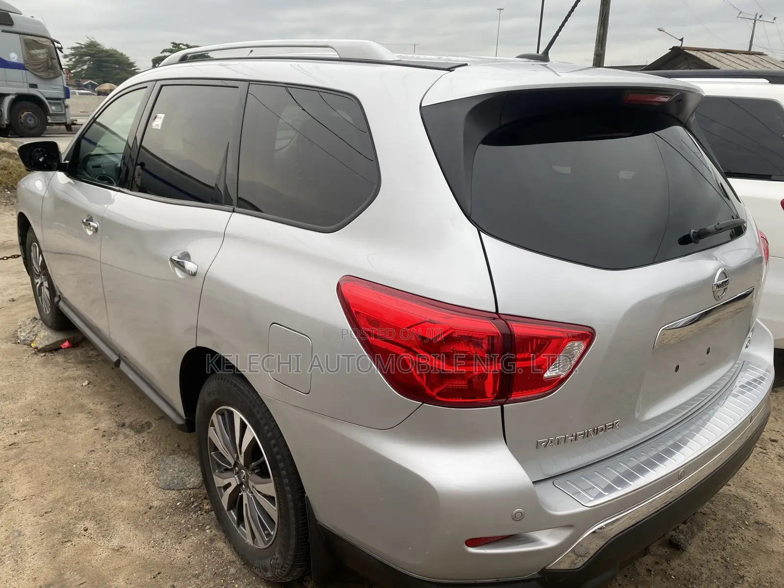 Nissan Pathfinder SL 4dr 4x4 (3.5L 6cyl) 2017 Silver