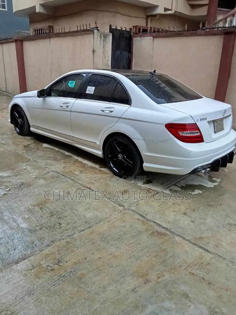 Mercedes C300 2013 Available Windscreen and Door Glass
