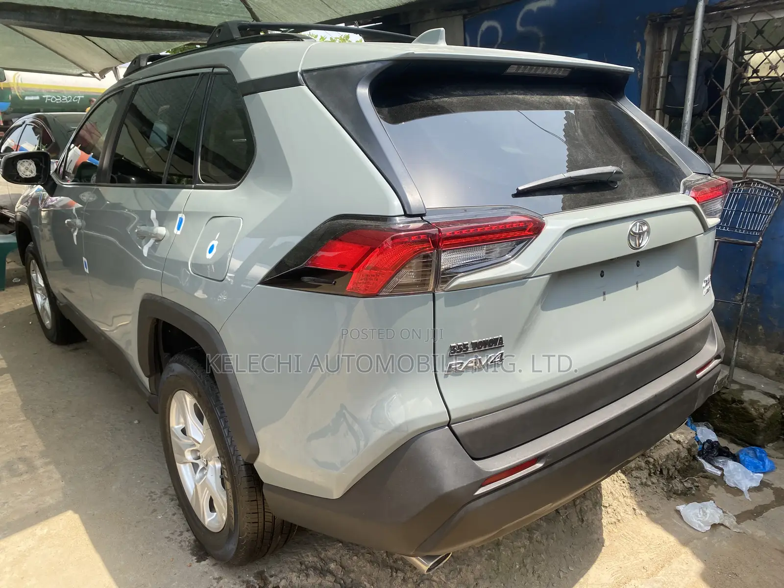 Toyota RAV4 XLE AWD 2020 Silver