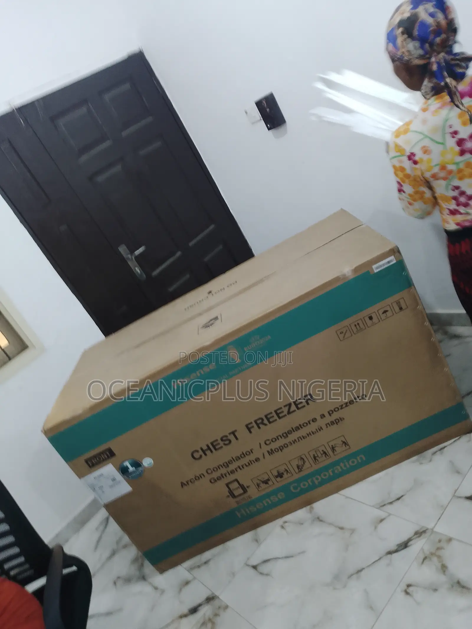 Top Basket Double Door Hisense Chest Freezer 420 Liters