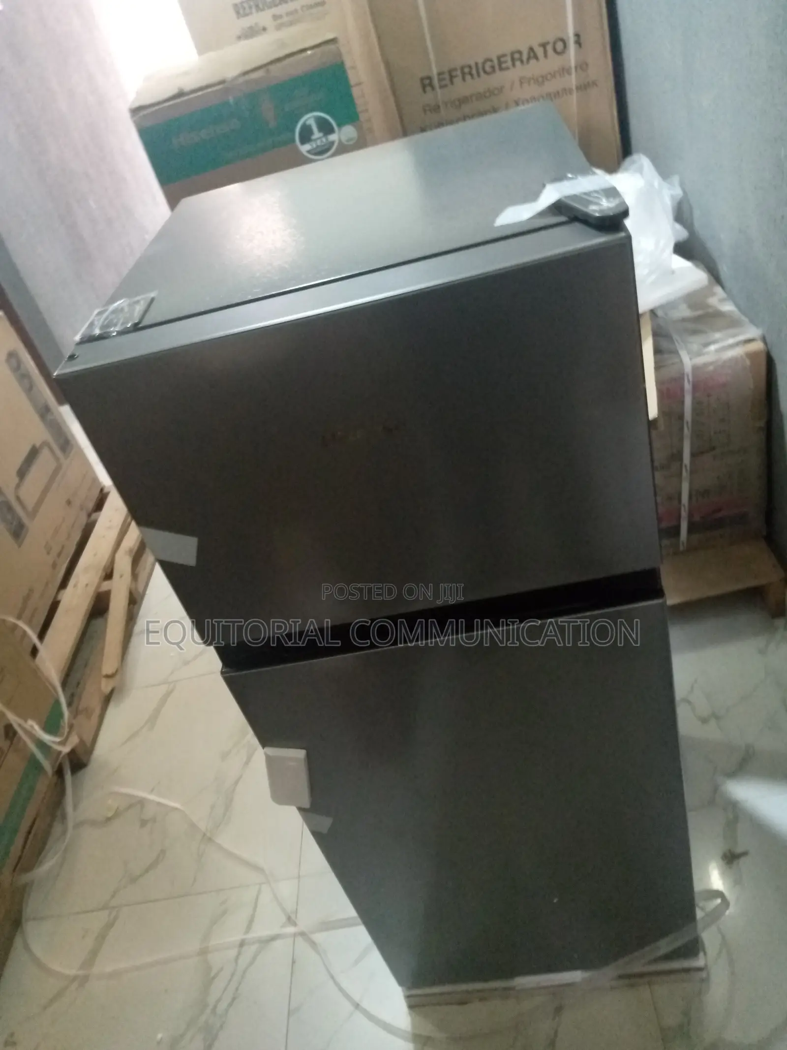 Hisense Top Freezer Refrigerator -124ltrs - Ref172dr