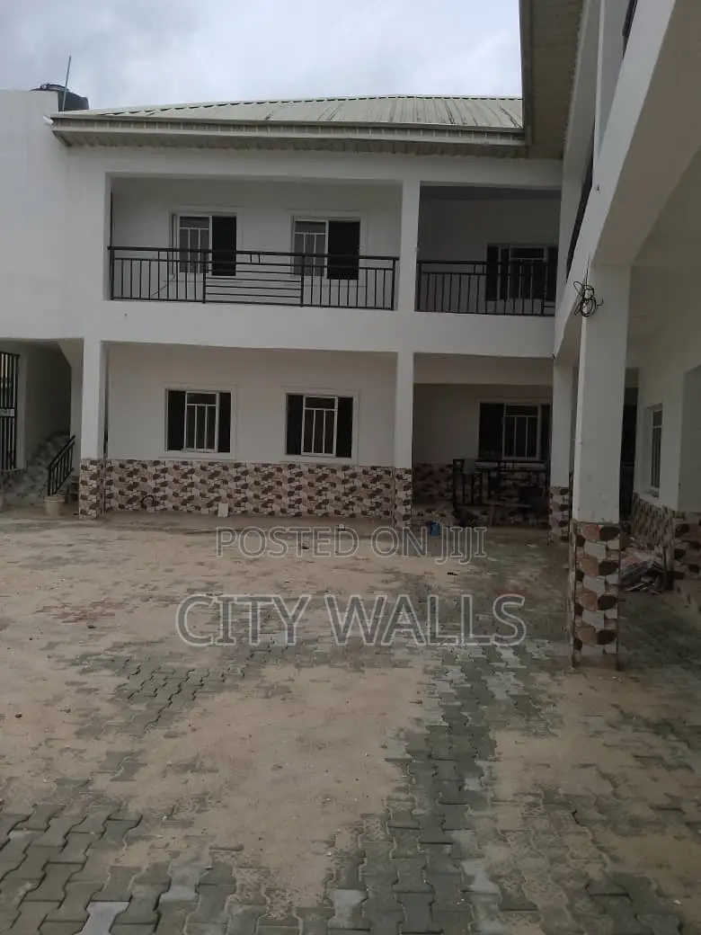2bdrm Block of Flats in Sunny Villa Estate, Ado for rent