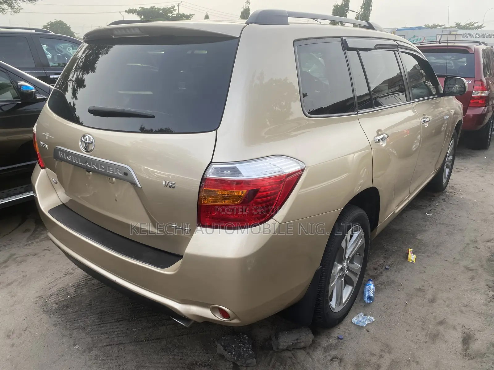 Toyota Highlander Limited 2010 Gold