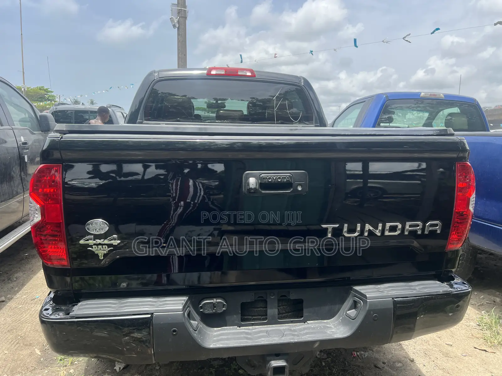 Toyota Tundra 1794 5.7L V8 w/FFV 4x4 CrewMax 5.6 ft. box 145.7 in. WB