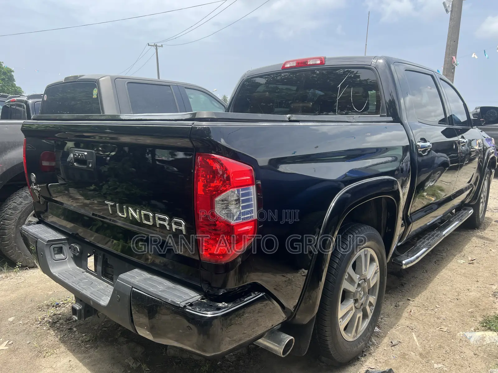 Toyota Tundra 1794 5.7L V8 w/FFV 4x4 CrewMax 5.6 ft. box 145.7 in. WB