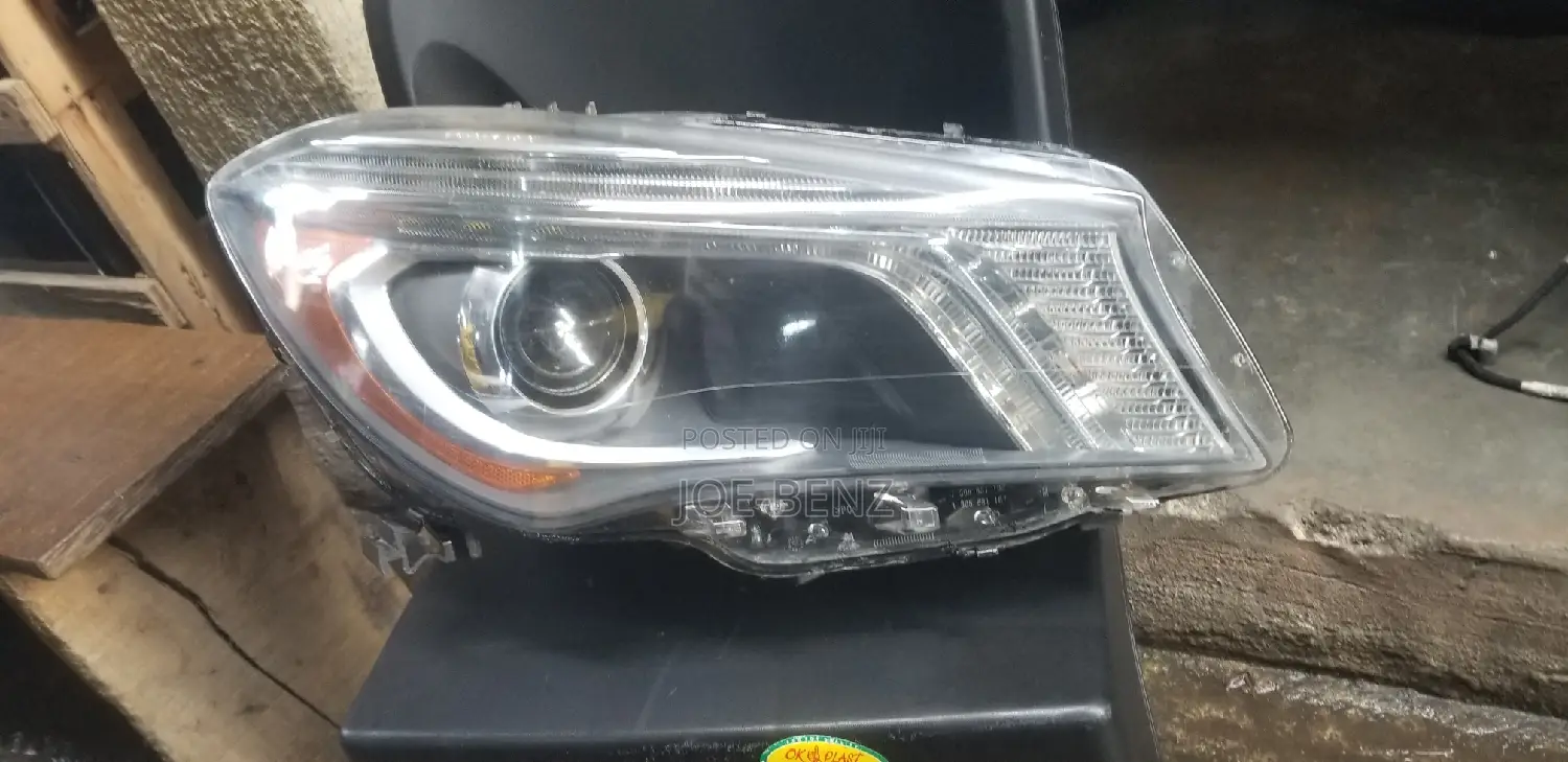 CLA250 2015 LED Right Side Headlights With Chargers
