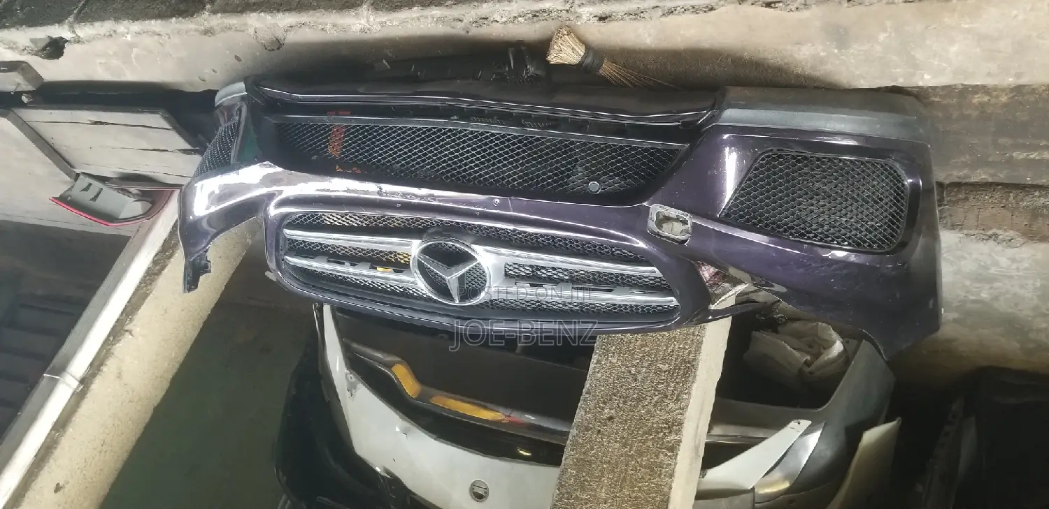 GLA250 2019 Follow Come Complete Front Bumper With Grill