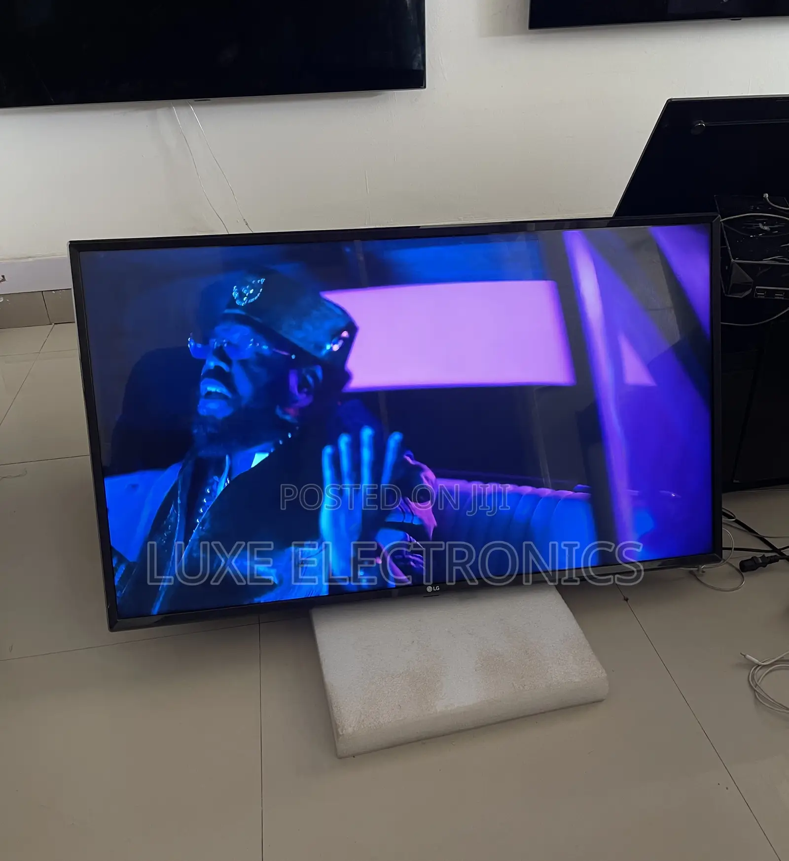 Uk Used LG Uhd 4k HDR Smart Tv 43 Inches