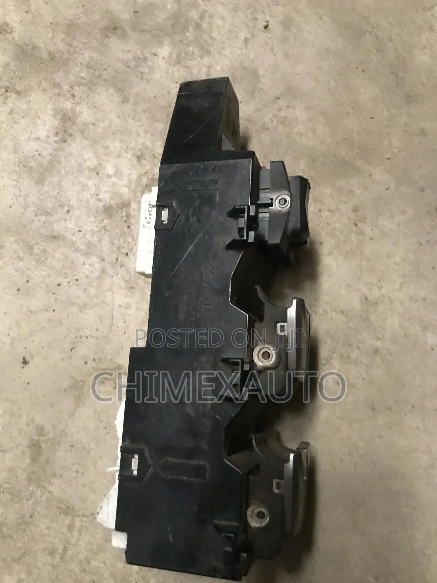 Power Button Switch For Hyundai Santafe 2012-2014-2017