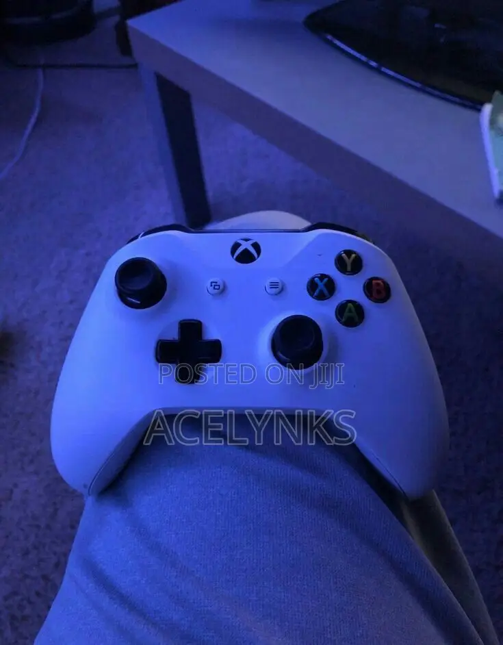 Xbox One S White Uk Pad