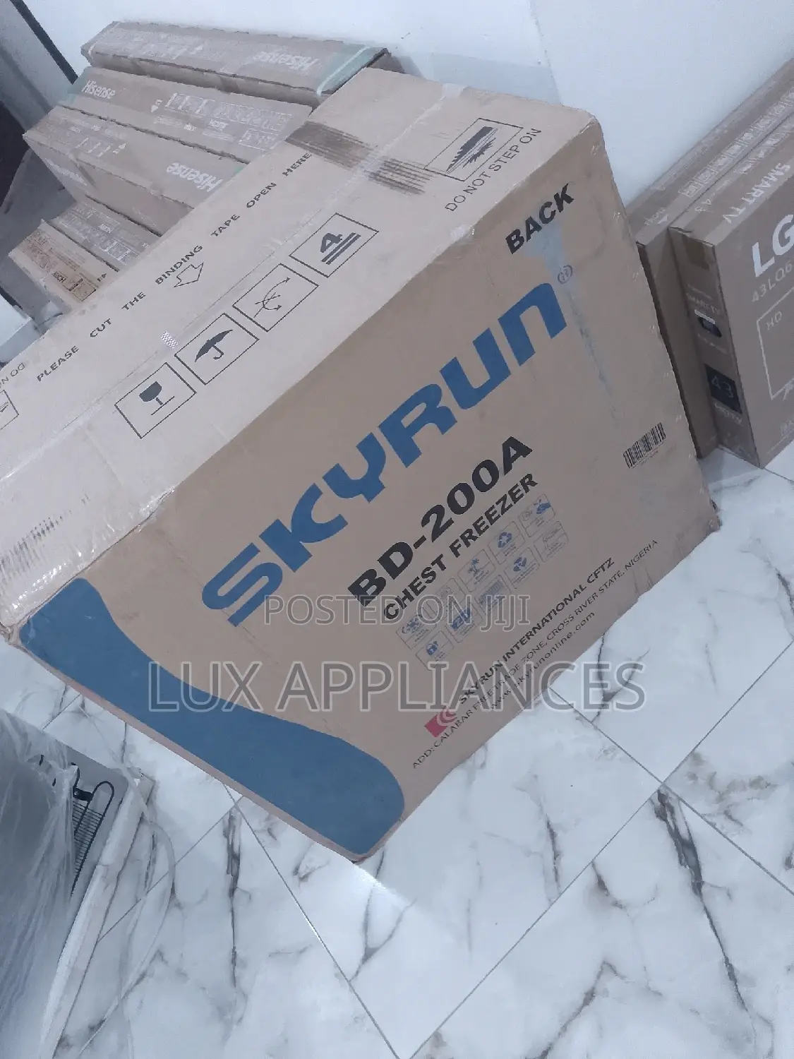 Convenient Water Drain Skyrun Chest Freezer With Key Lock