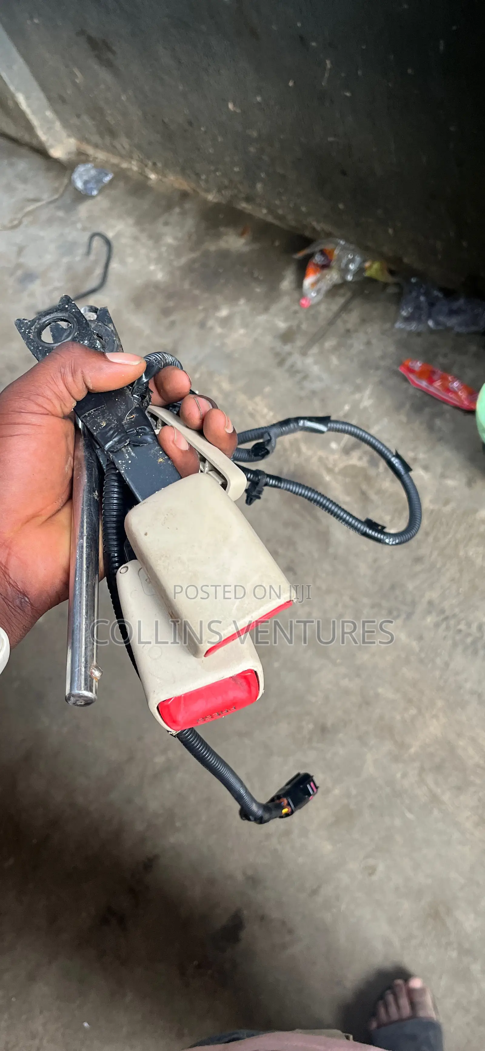 Seat Belt Lock Toyota Camry and Corolla 207-12