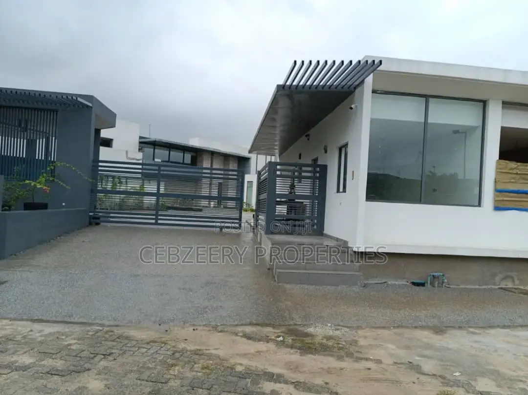 6bdrm Duplex in Banana Island for sale