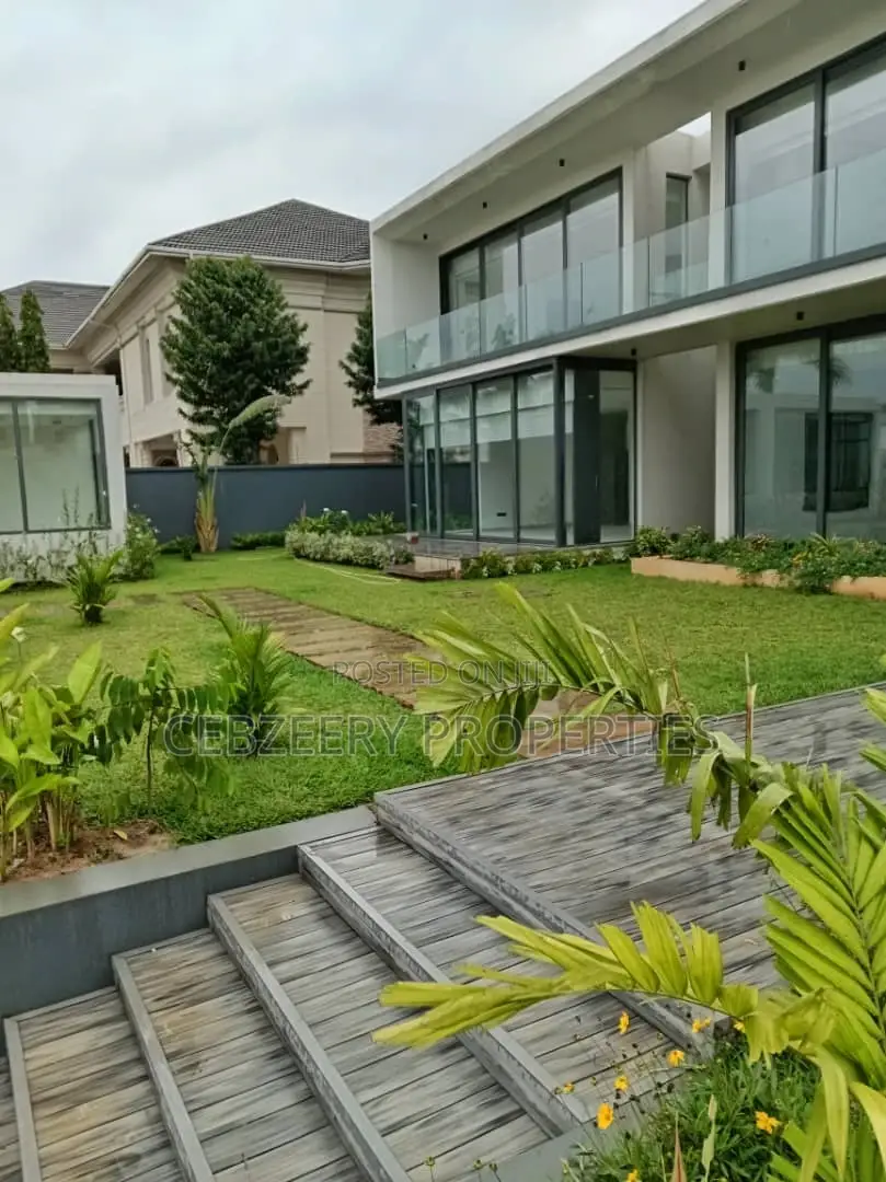 6bdrm Duplex in Banana Island for sale