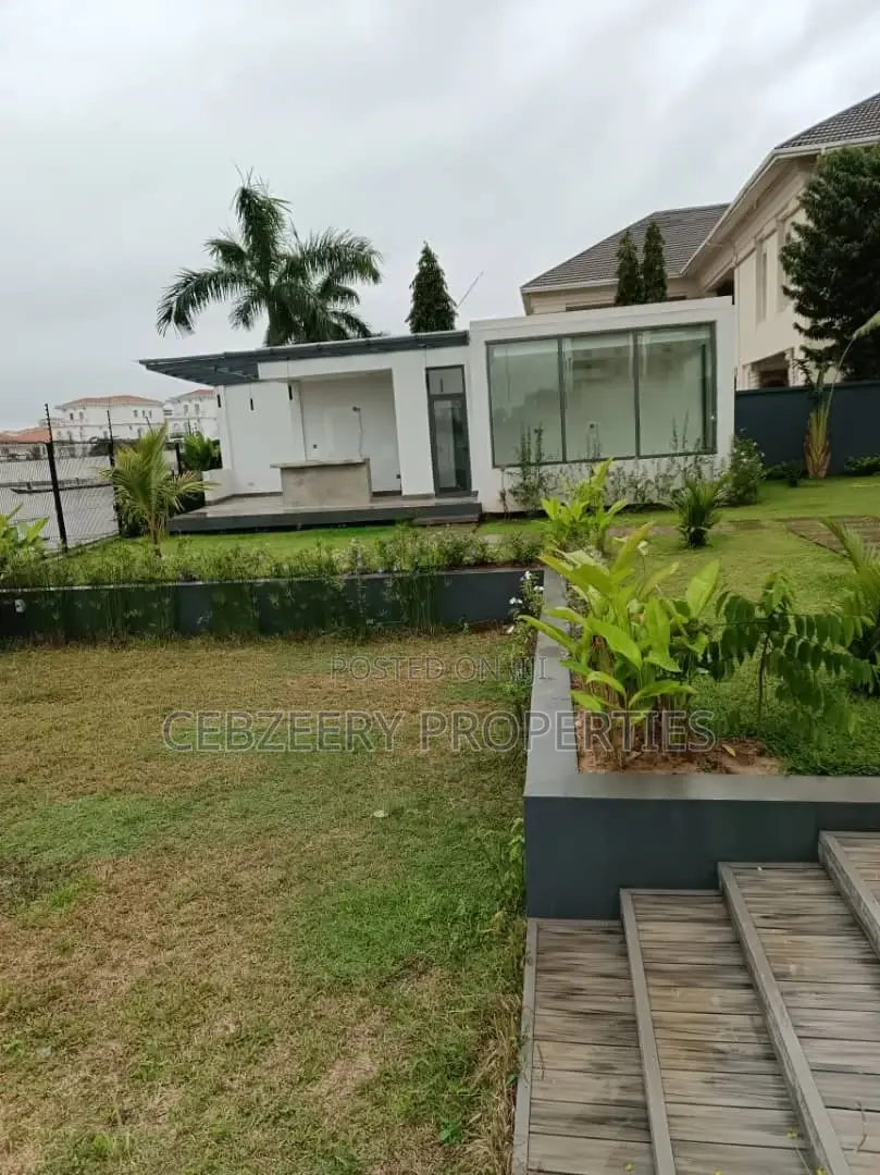 6bdrm Duplex in Banana Island for sale