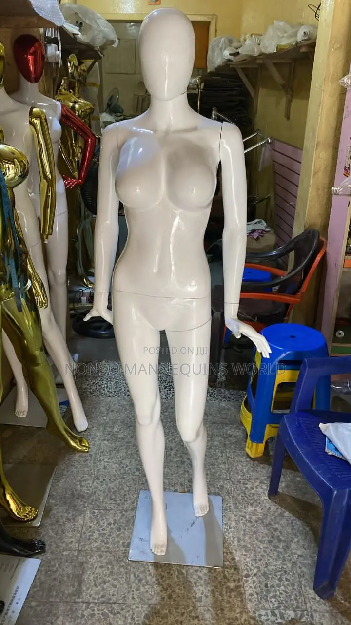 Glossy White Size 8 Faceless Mannequin With Big Small Boob