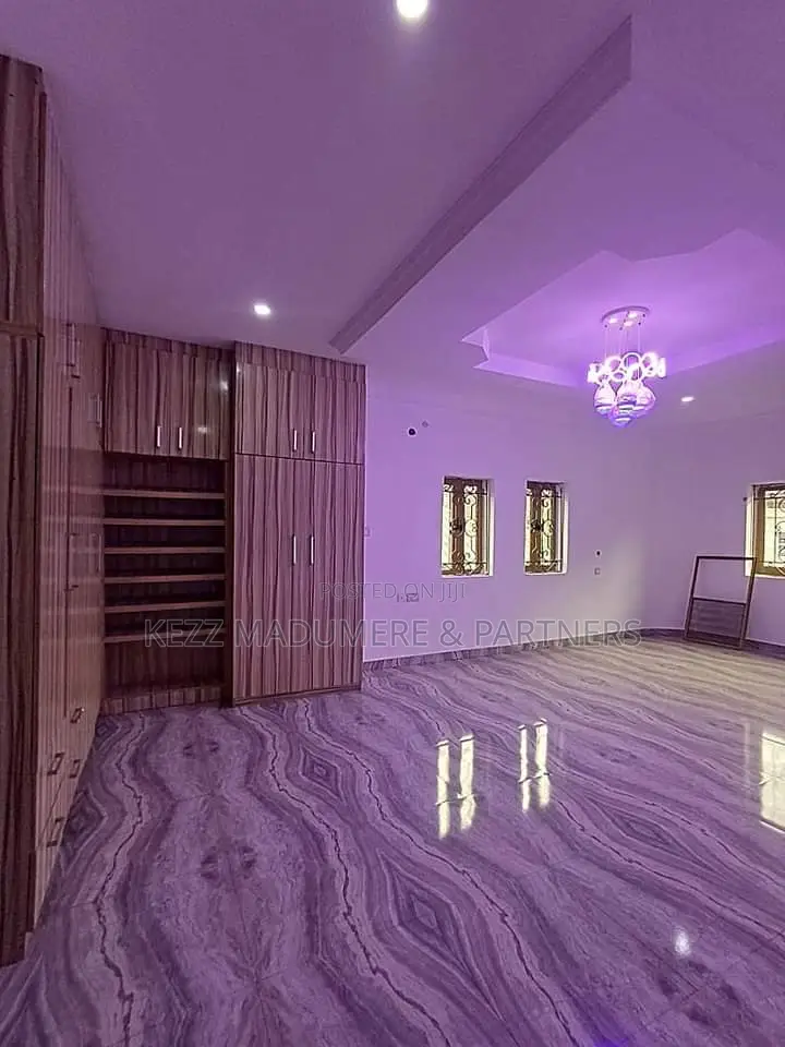 4bdrm Duplex in Gated Estate , Nta for sale