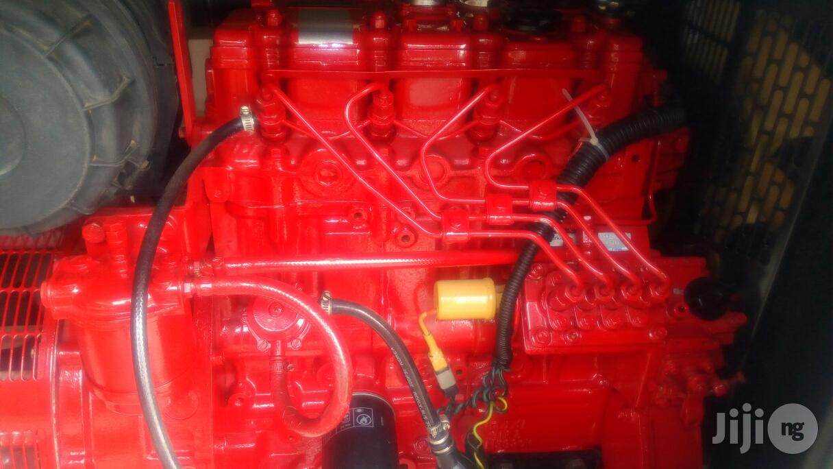 Super 20kva Uk Perkins Jubaili Generator