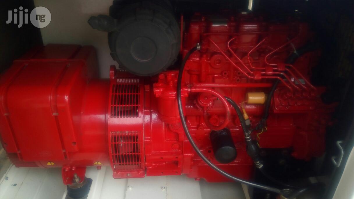 Super 20kva Uk Perkins Jubaili Generator