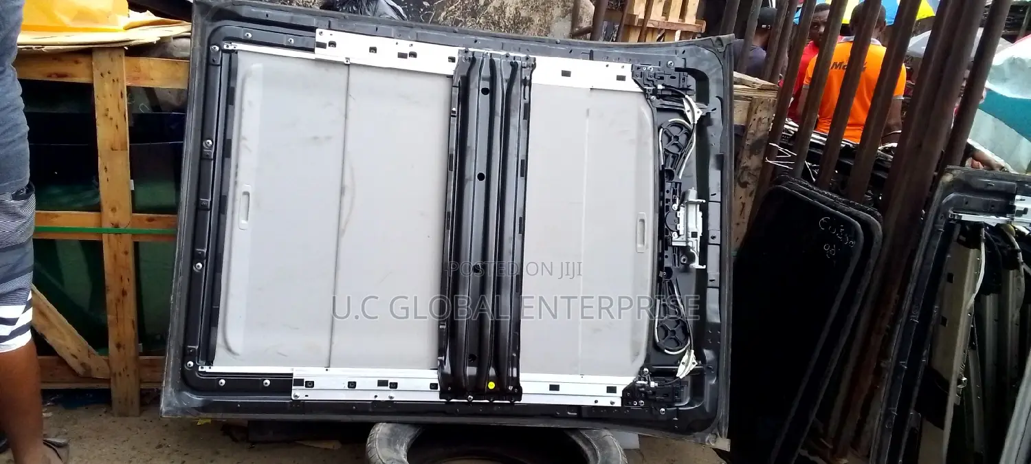 Panoramic Roof Glass Toyota Venza With Mechanism Available