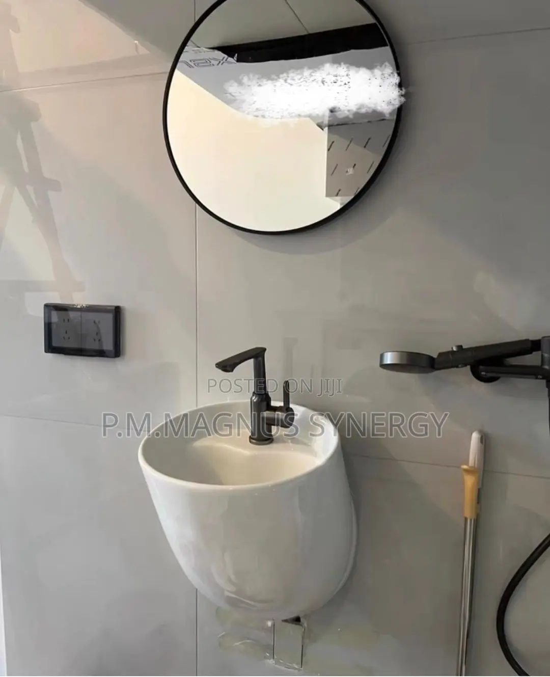 England Standard Wall Mounted Basin.