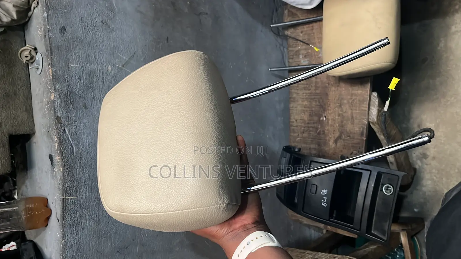 Two Front Headrest GLK 20010-16