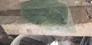 GLK350 Front Door Glass
