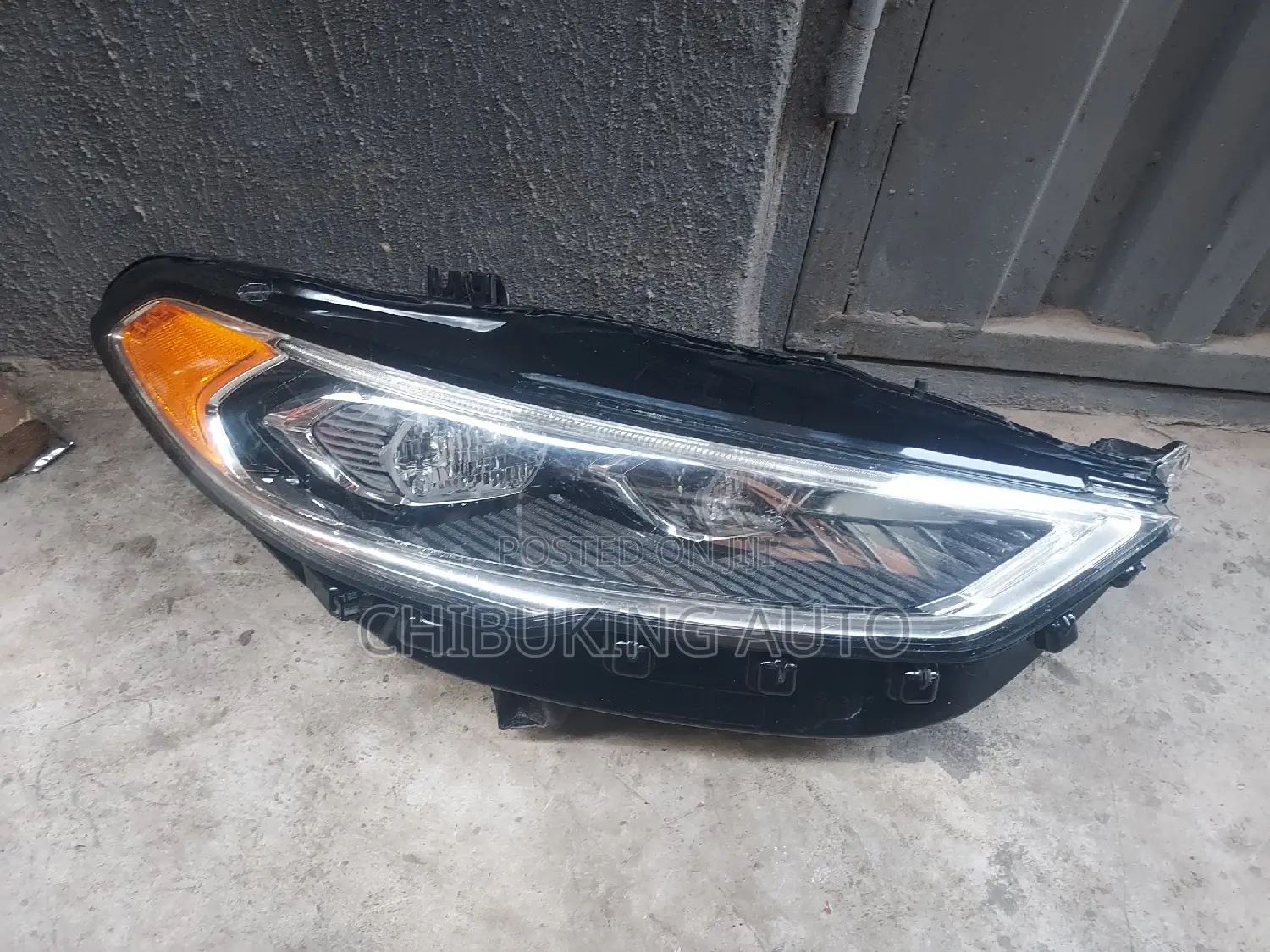 Headlight Ford Fusion 2018