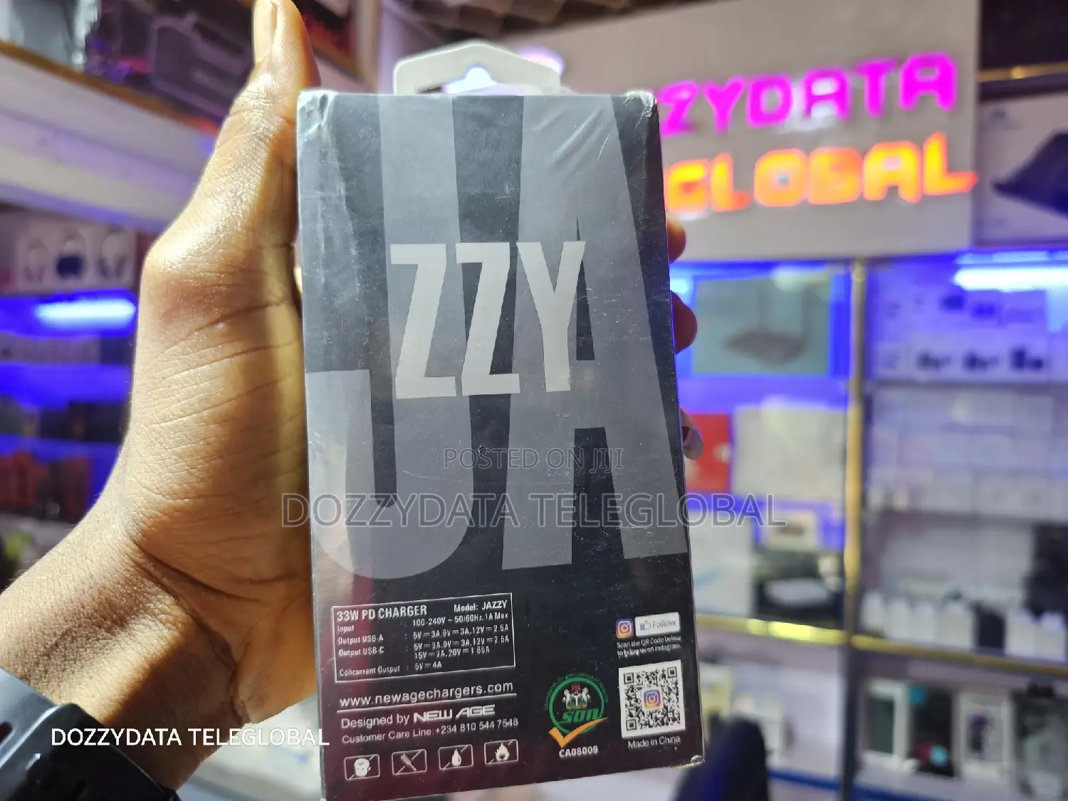 Newage Jazzy (Pd33w) Fast Usb-C USB a Output Charger