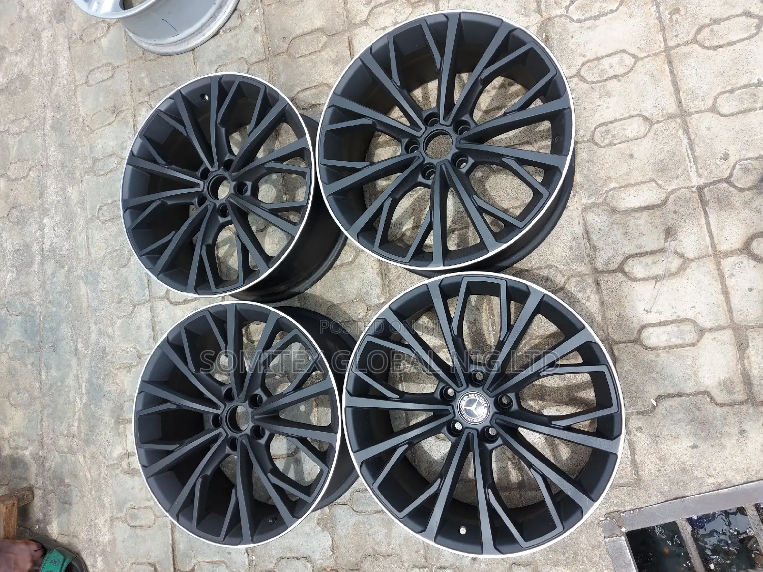 Mercedes Benz Rim19
