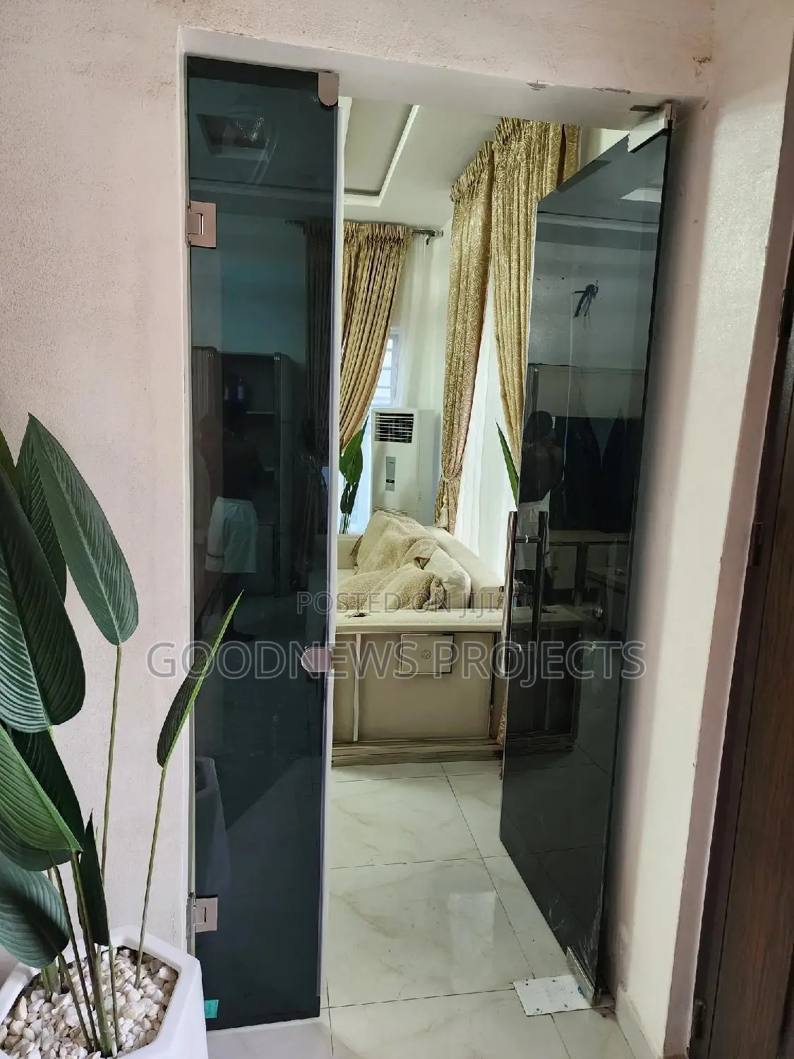 Dinning Black Glass Door