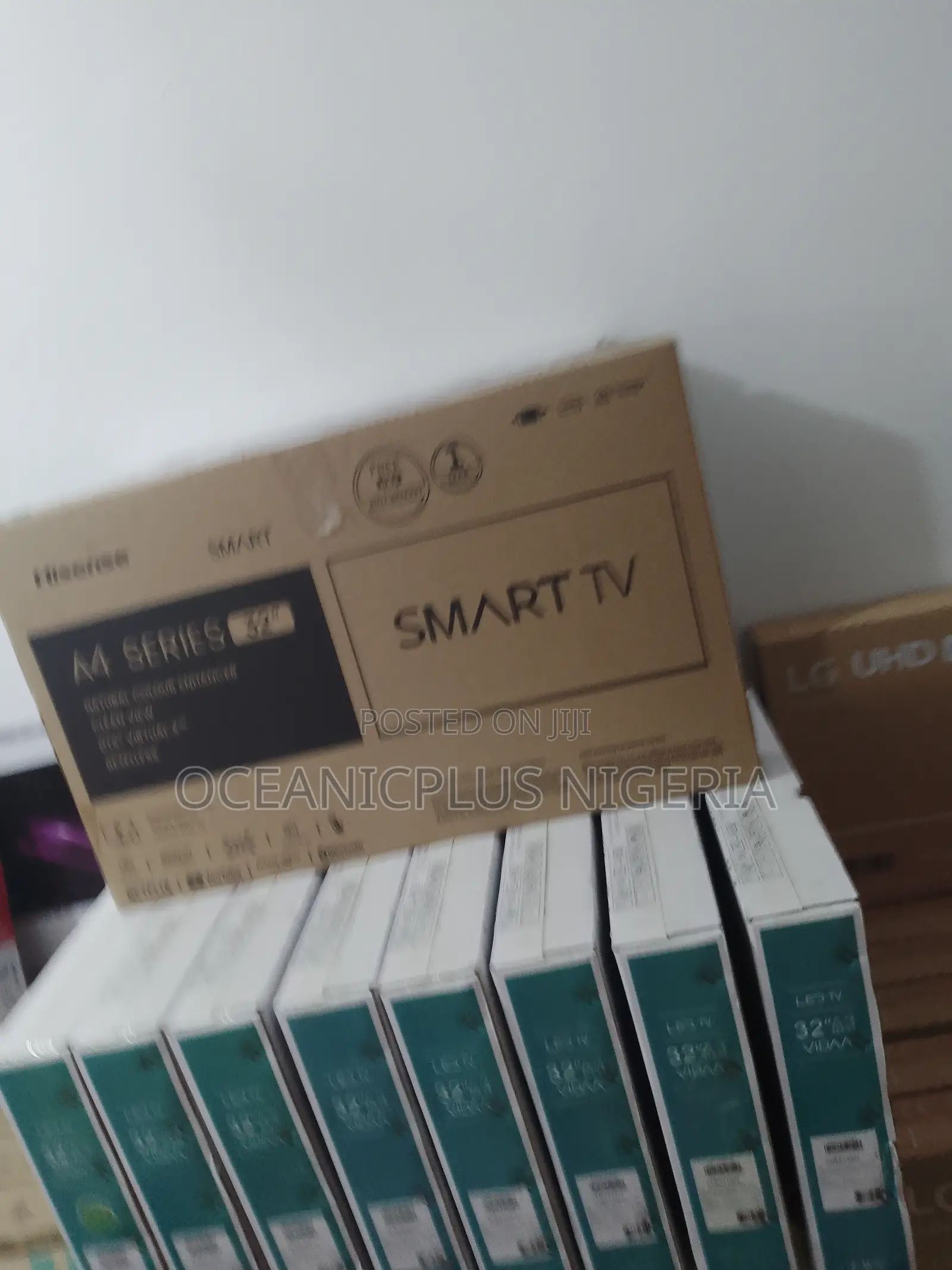 Best-Selling Hisense 32inches Smart Tv.