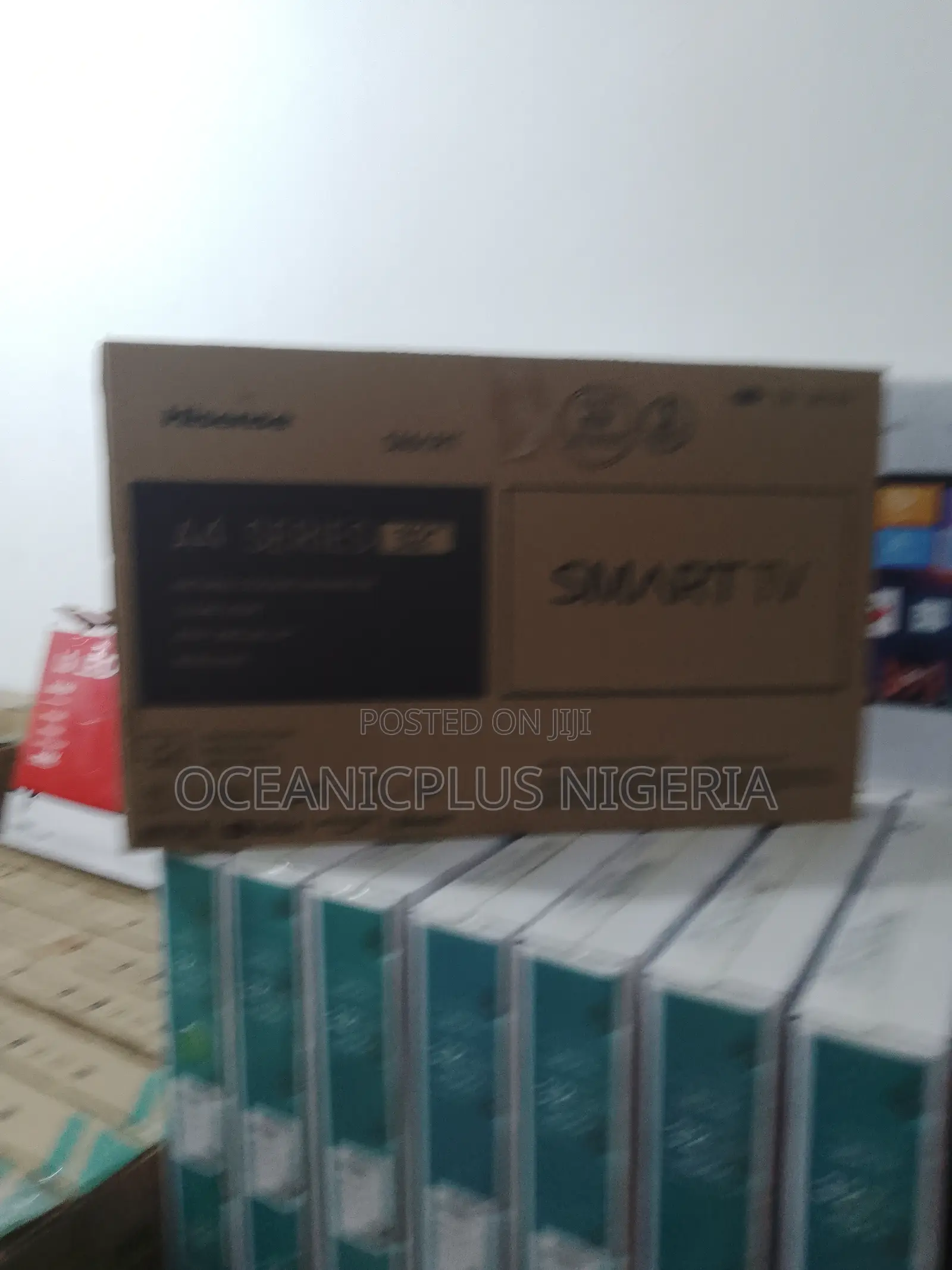 Smart LED 32inches Hisense Television.