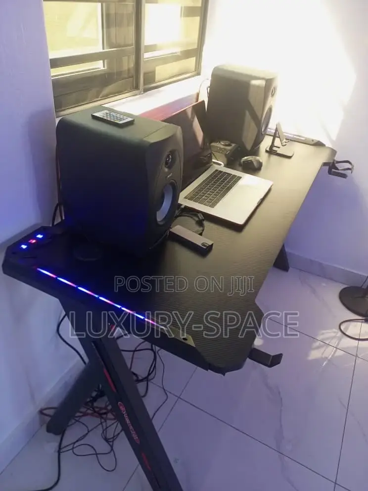 Quality Gaming and Studio Table