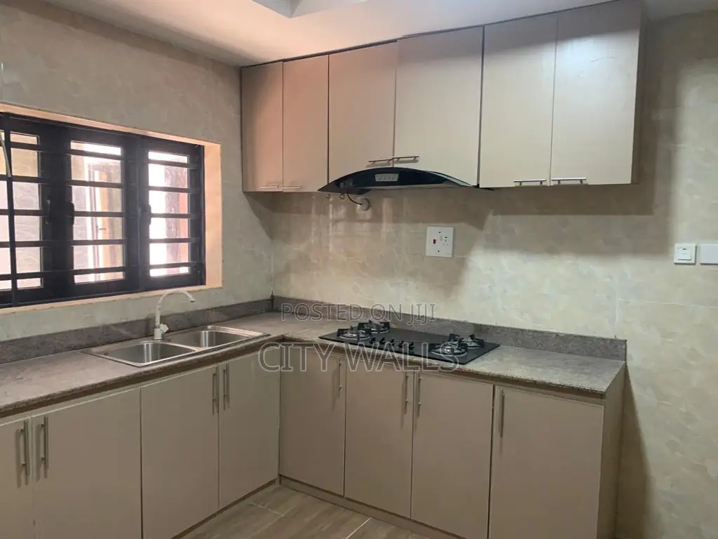 4bdrm Townhouse/Terrace in Igbo-efon for sale